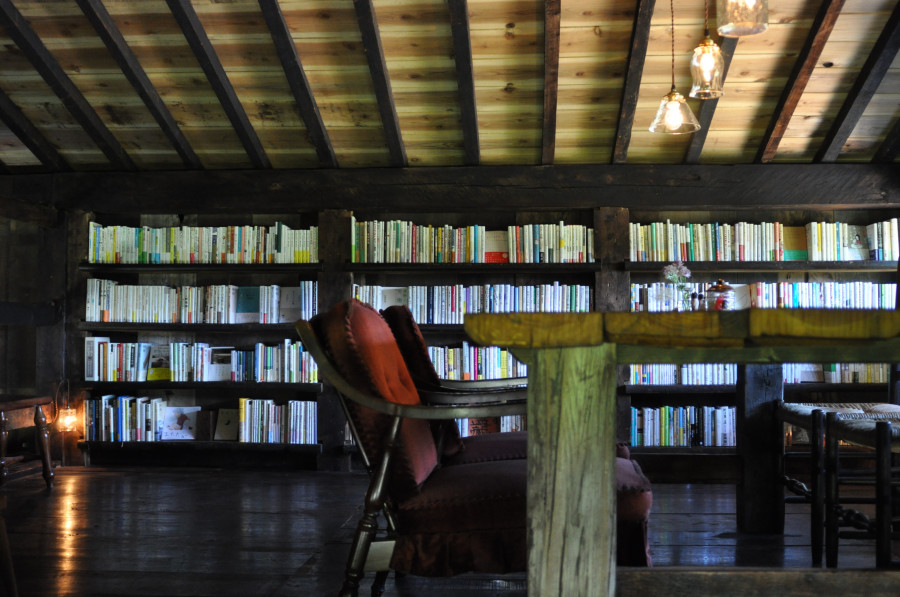 屋根裏の私設図書館 独り占めの時間、売ります！